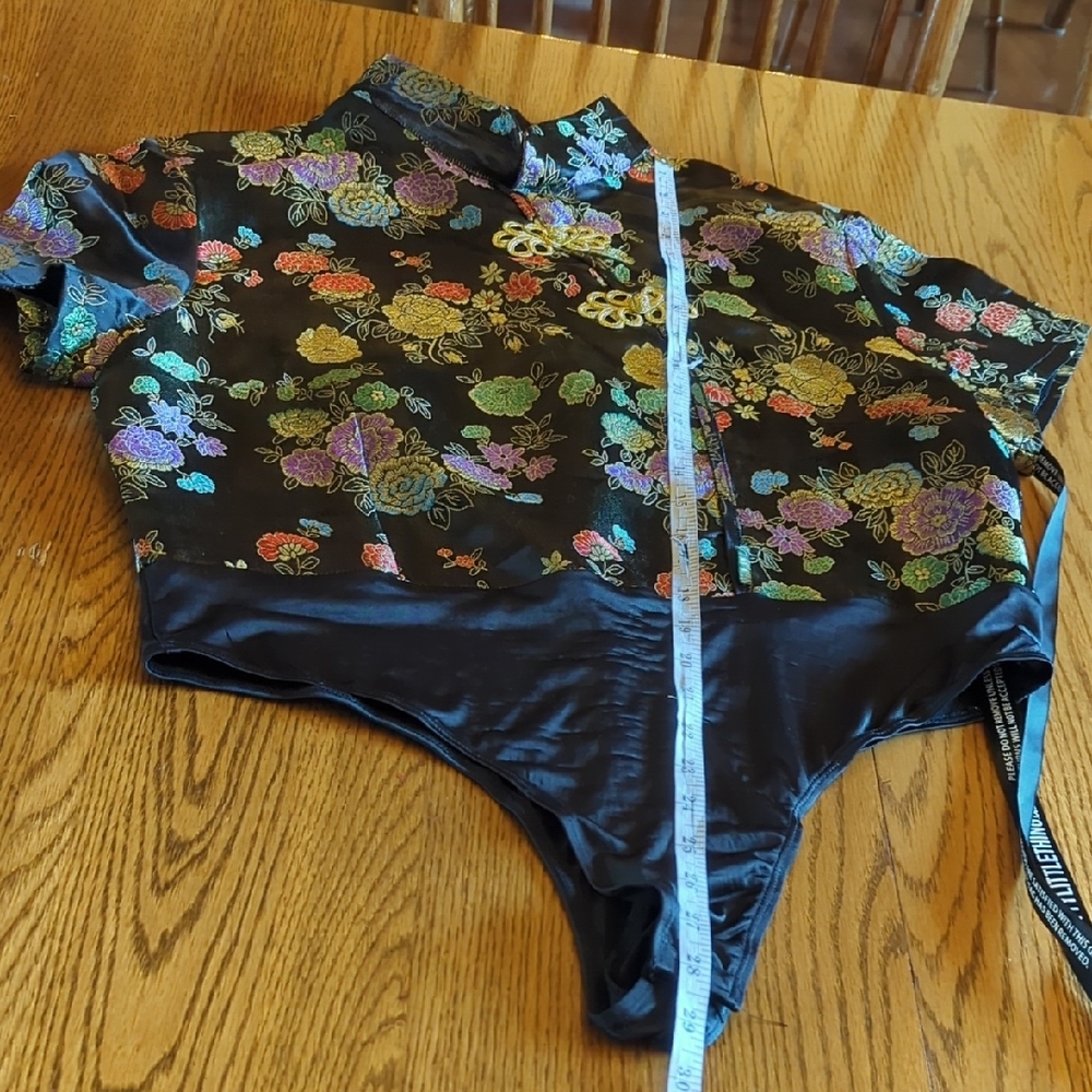 Size 10 Pretty Little Thing Floral Satin Top with Short Sleeves - Picture 10 of 16